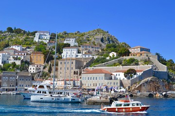 Fototapeta na wymiar The main port for the island of Hydra, Greece