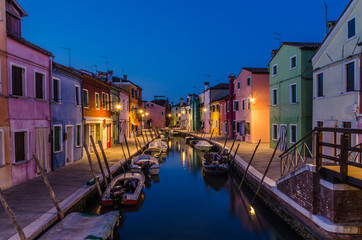 Obraz na płótnie Canvas Venedig Burano zur Blauen Stunde