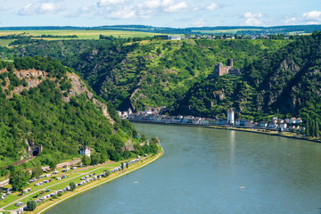 Camping am Rhein mit Burg Katz und Sankt Goarshausen