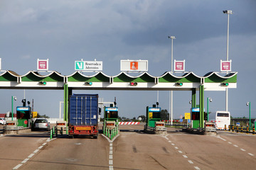 toll on highway © Mauro Rodrigues