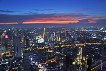 Fototapeta premium Bangkok, Thailand -April 16, 2019 :Night light in Bangkok Thailand from a roof top