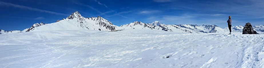 Fototapeta na wymiar looking beautiful peak mountain snowy under blue sky