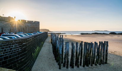 Obraz premium Coucher de soleil sur Saint-Malo.