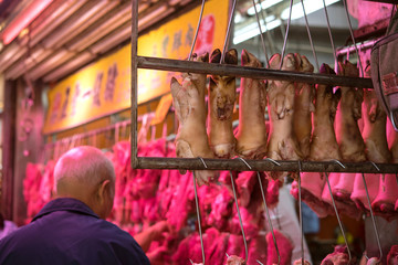 Fototapeta na wymiar Pork legs for sale at market in Hong Kong　香港の市場で売られる豚足