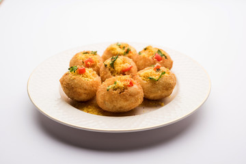 Sev puri - Indian snack and a type of chaat. Popular in Mumbai/pune from Maharashtra. it's a roadside food also served as a starter in restaurants