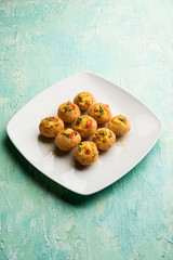 Sev puri - Indian snack and a type of chaat. Popular in Mumbai/pune from Maharashtra. it's a roadside food also served as a starter in restaurants