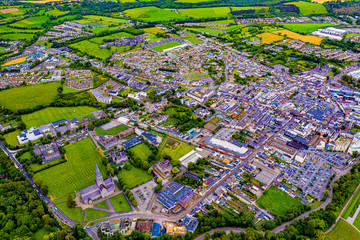 Die Stadt Killarney in Irland aus der Luft