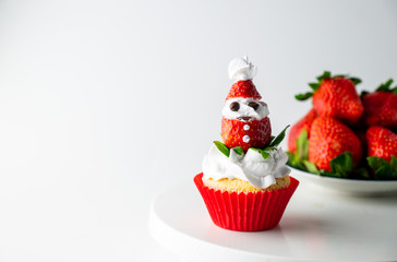 cupcake with fresh strawberry 