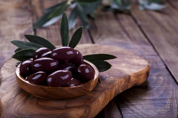 Foto op Plexiglas Green marinated olives © Lana_M
