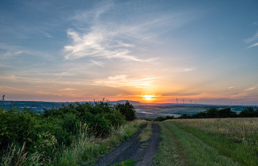 sonnenuntergang im juni am donnersberg