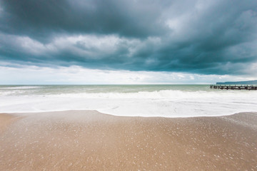 Obraz premium Sea on a cloudy day.