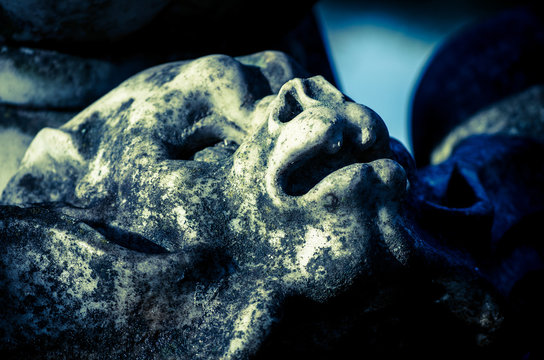 Una gargoyle ornamentale su una fontana del giardino di Boboli di Firenze