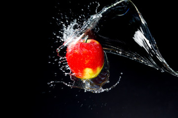 Apfel mit Wasserwelle