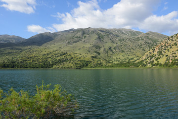 Fototapeta premium kournas see in georgioupolis auf kreta