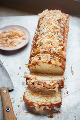Budin de coco y dulce de leche 