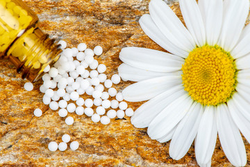 Alternativmedizin und Naturmedizin mit homöopathischen Pillen