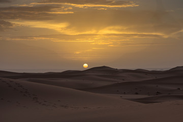 Fototapeta na wymiar Sunrise in Sahara