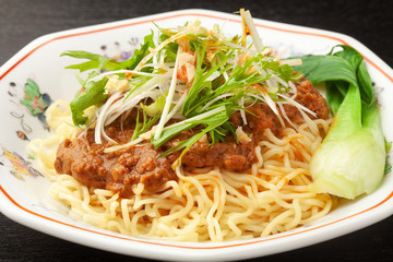 汁なし担々麺