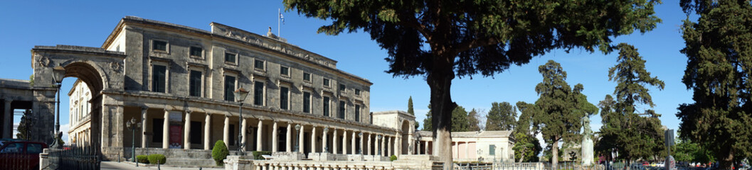 Fototapeta na wymiar Palace of St. Michael and St. George