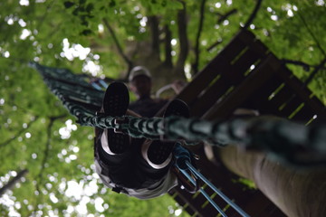 Abendteuer im Hochseilgarten