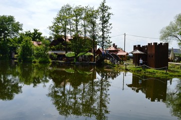 restaurant on the shores of the lake