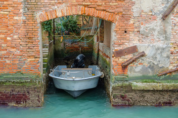 Boat garage
