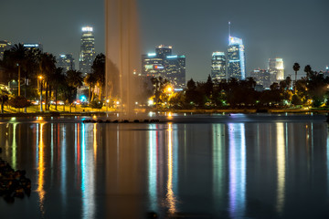 Fototapeta premium los angeles reflection in pond at night