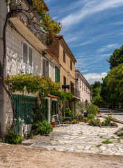 Fototapeta na wymiar Rustic houses and homes in the coastal town of Novigrad in Croatia
