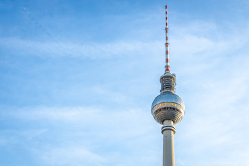 Berliner Fernsehturm in summer evening, Berlin © Alexey Fedorenko