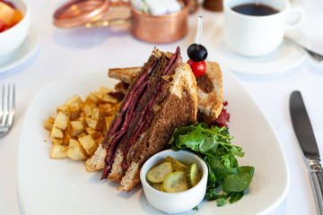 Sándwich de Pastrami