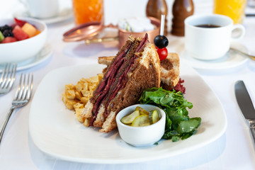 Sándwich de Pastrami