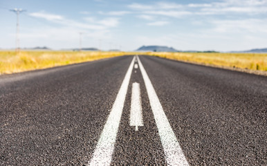 Naklejka premium View of an empty country highway road