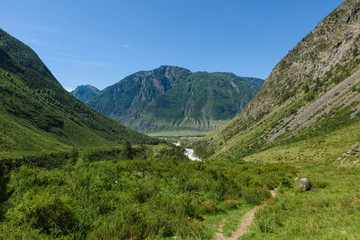Fototapeta na wymiar Chulishman valley in mountain Altay the road to Uchar