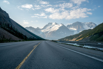 Icefields Parkway from Jasper to Banff