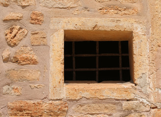 Fototapeta na wymiar Fenster Klappladen Gitter