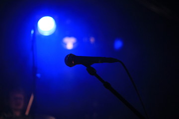 konzert mikrophone bühne auftritt