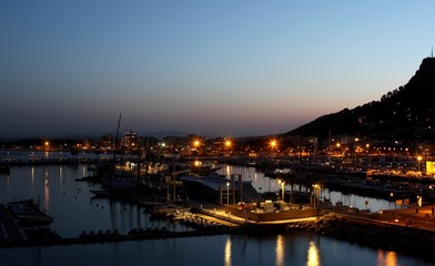 Fototapeta premium le port de l'Estartit à la nuit tombée,Espagne,Catalogne,Costa Brava