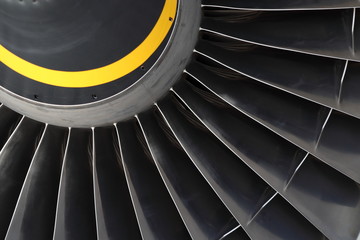 Blurred blades of fan turbojet engine