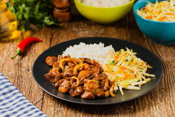 Sweet, caramelized fried chicken with soy sauce in Vietnamese.