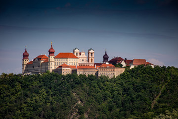 Obraz premium Blick auf Stift Göttweig