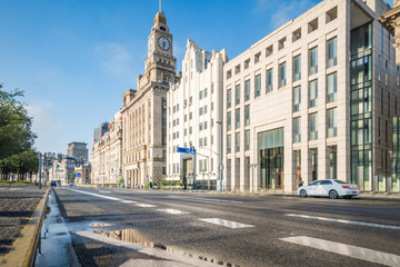 Obraz premium VIENNA, AUSTRIA- SEPTEMBER 10, 2015: Cityscape views of one of Europe's most beautiful town- Vienna. Peoples on streets, urban life Vienna. Austria