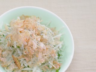 ブロッコリースプラウトと大根のサラダ