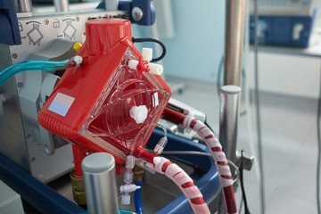 working ecmo machine in intensive care department