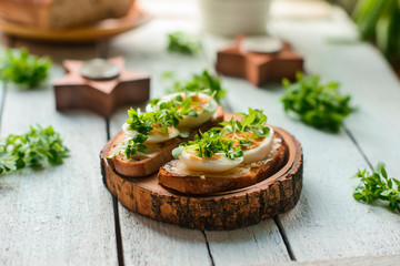 sandwiches with eggs