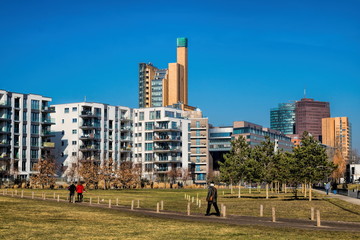 park am gleisdreieck und potsdamer platz in berlin, deutschland