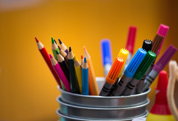Felt pens in metal box
