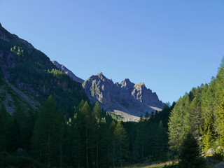 meravigliosa e panoramica immagine delle Dolomiti in estate