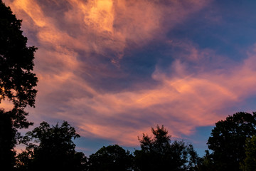 Fototapeta na wymiar Evening sky at a public park in Cincinnati, Ohio.