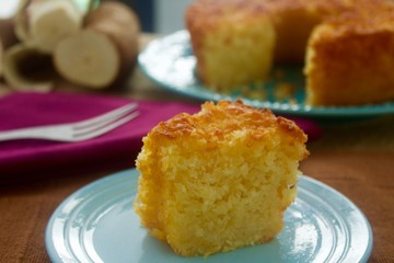 Deliciosa fatia de bolo de mandioca