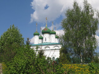 Fototapeta na wymiar cityscape overlooking the church in Russia,